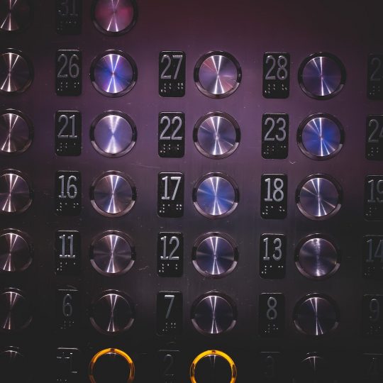 elevator-926058_1920
